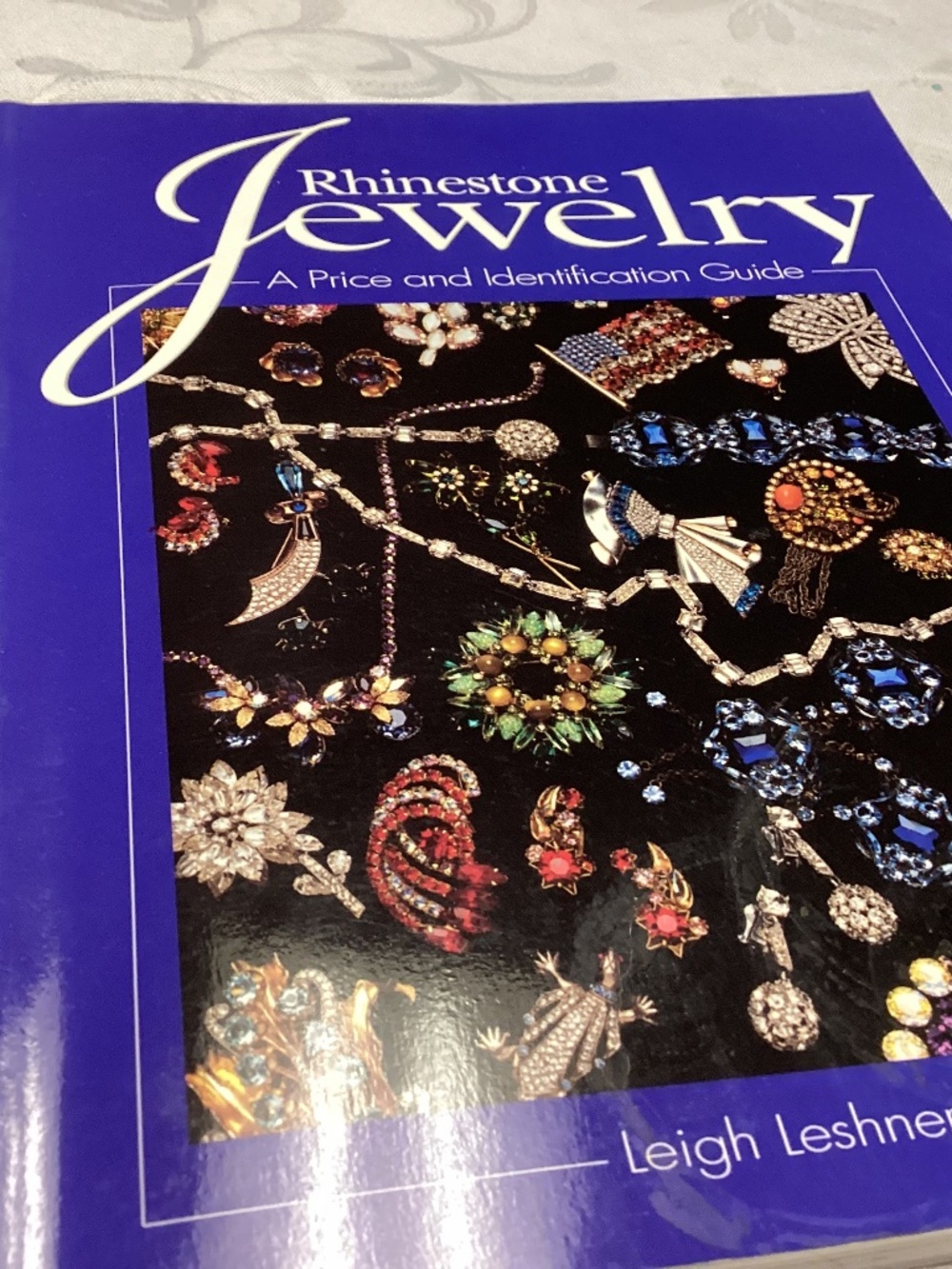 RHINESTONE JEWELRY COLORED GUIDE TO JEWELRY. MINT